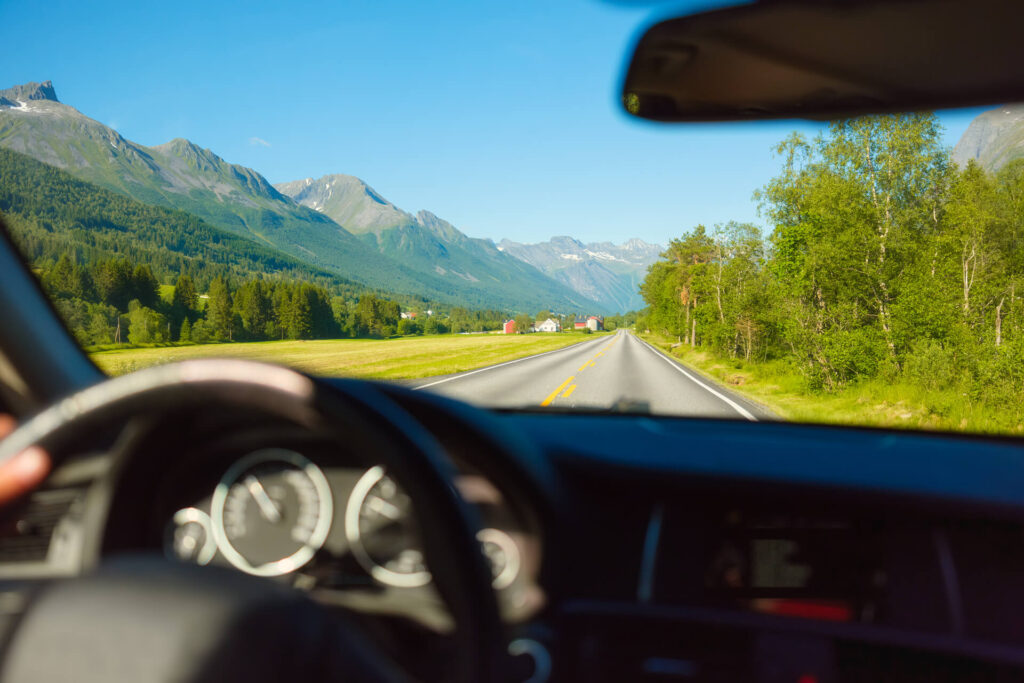 Пътуване от къща в покрайнините до работа във Варна